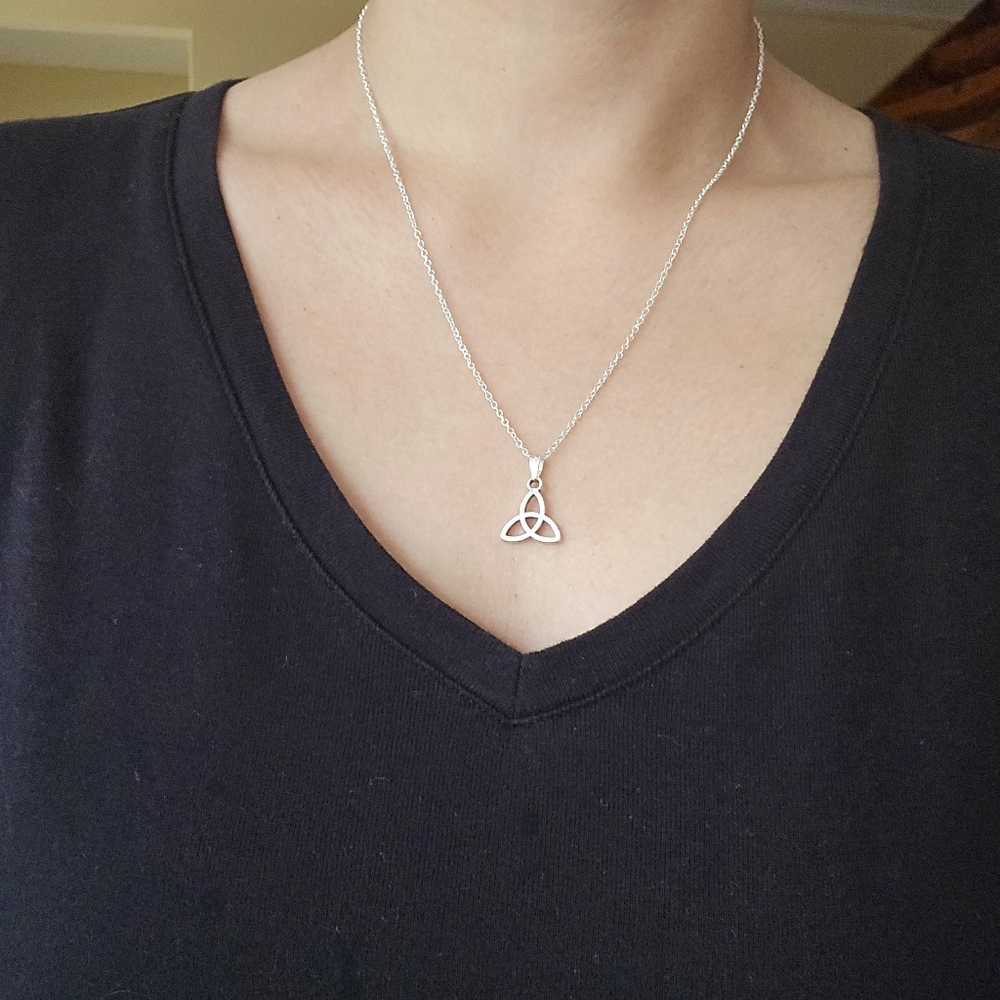 New Dainty Silver Celtic Knot Necklace - Picture 3 of 6